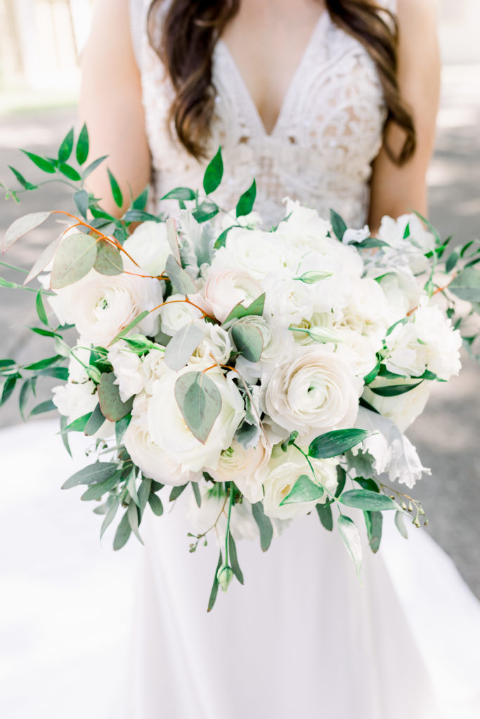 white and blush bridal bouquet 